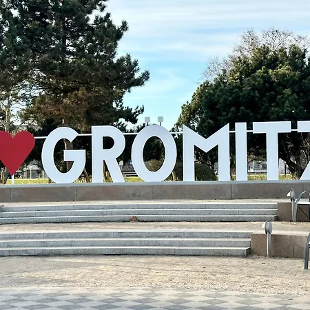 Base * Groemitz